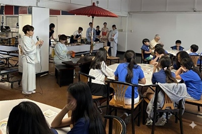 小学6年生が「日本の心」に触れる茶道体験教室を開催 